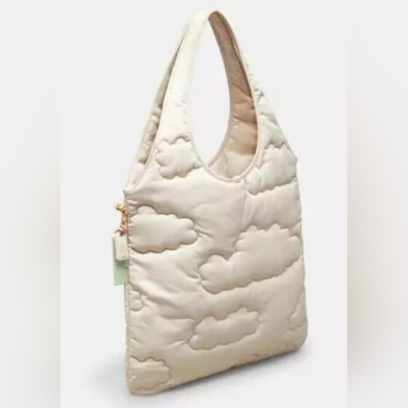 Coachtopia Loop Flat Tote with Cloud Quilting - Picture 11 of 14